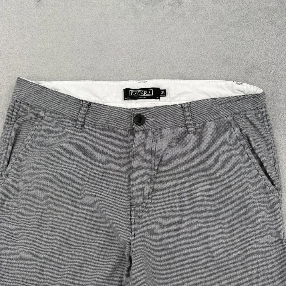 Ezekiel Mens Striped Chino Shorts Black White Pinstripe Flat Front‎ Size 34